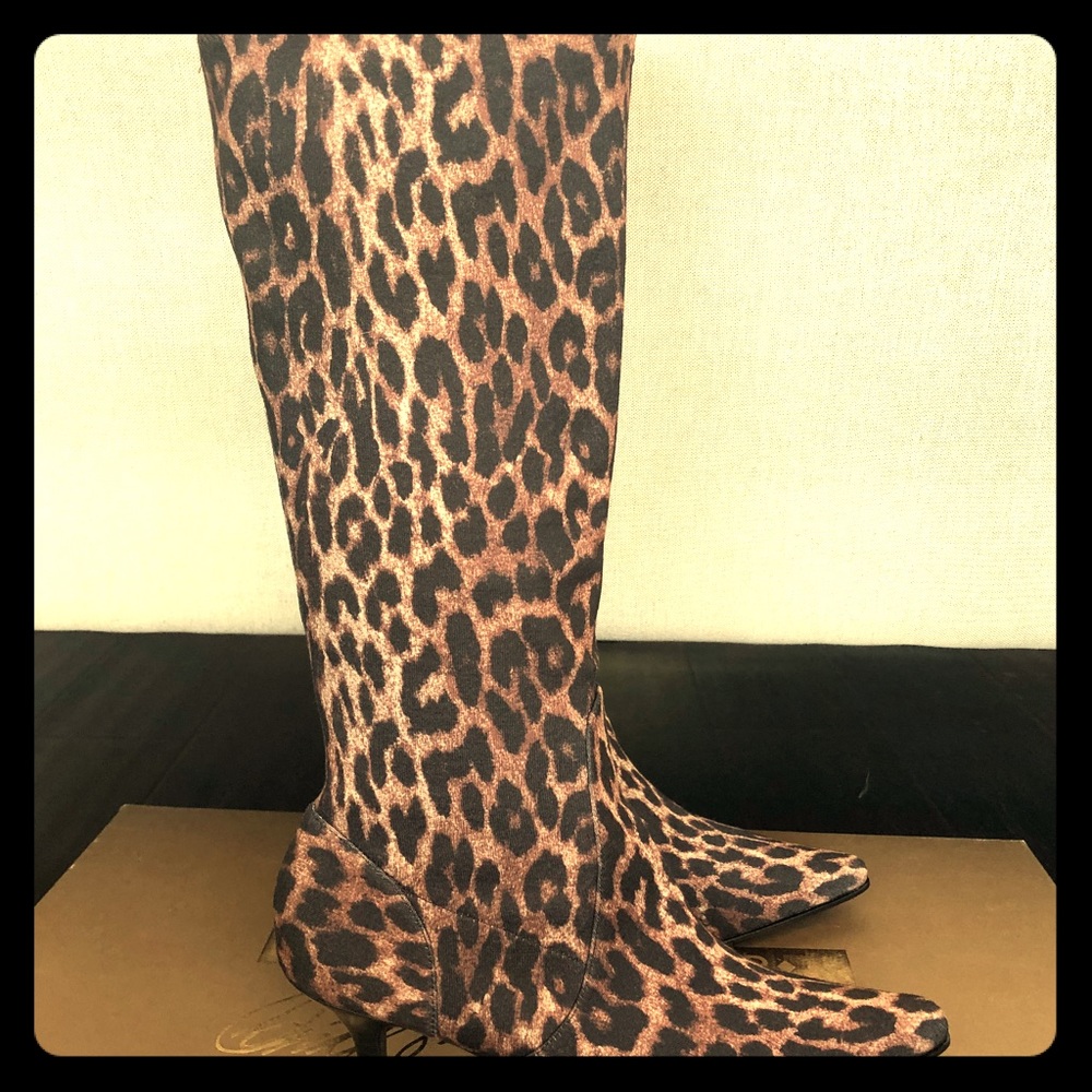 NIB Donald Pliner Leopard Stretch boots Size 8 1/2